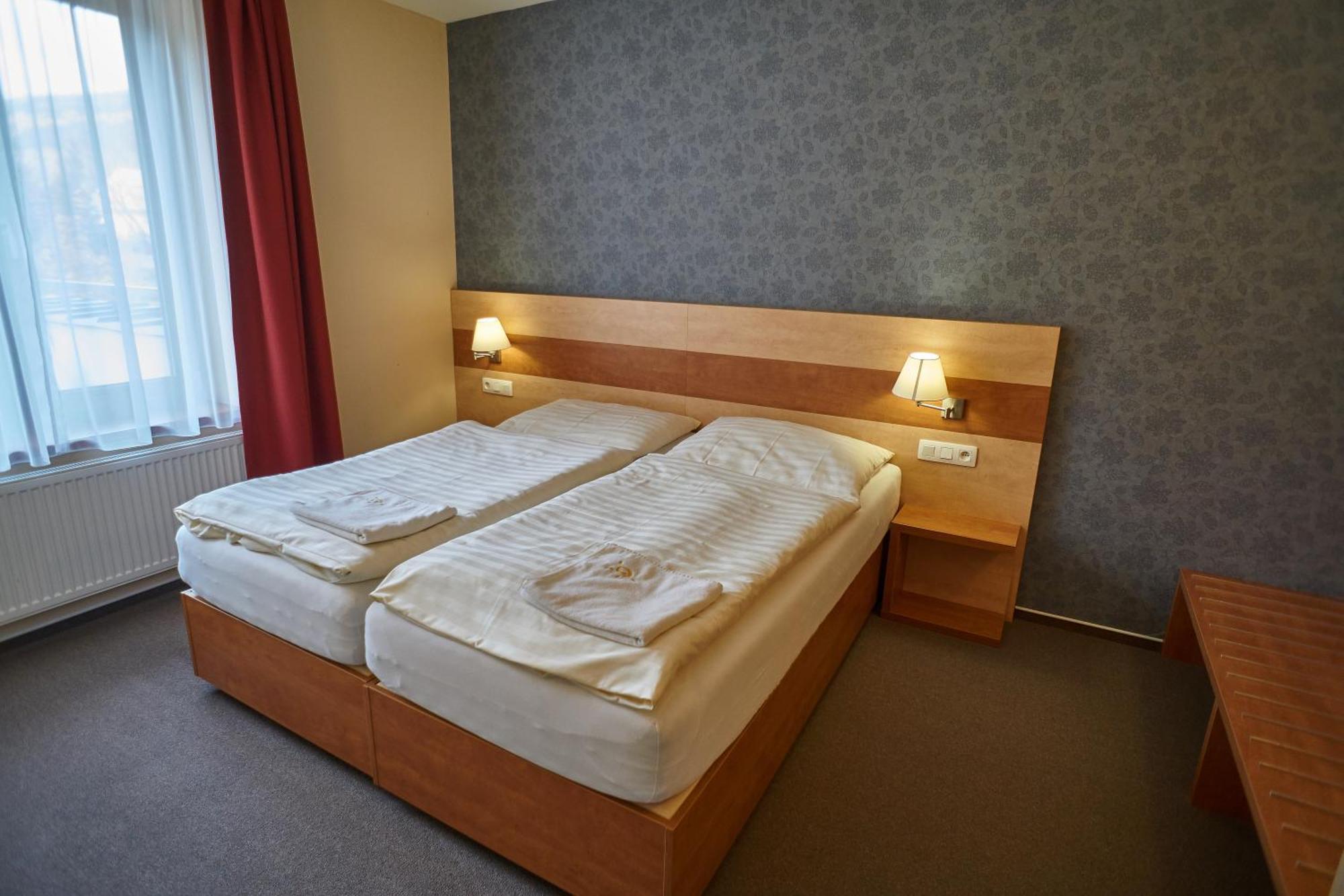 ליפובה לאזנה Hotel Toc מראה חיצוני תמונה