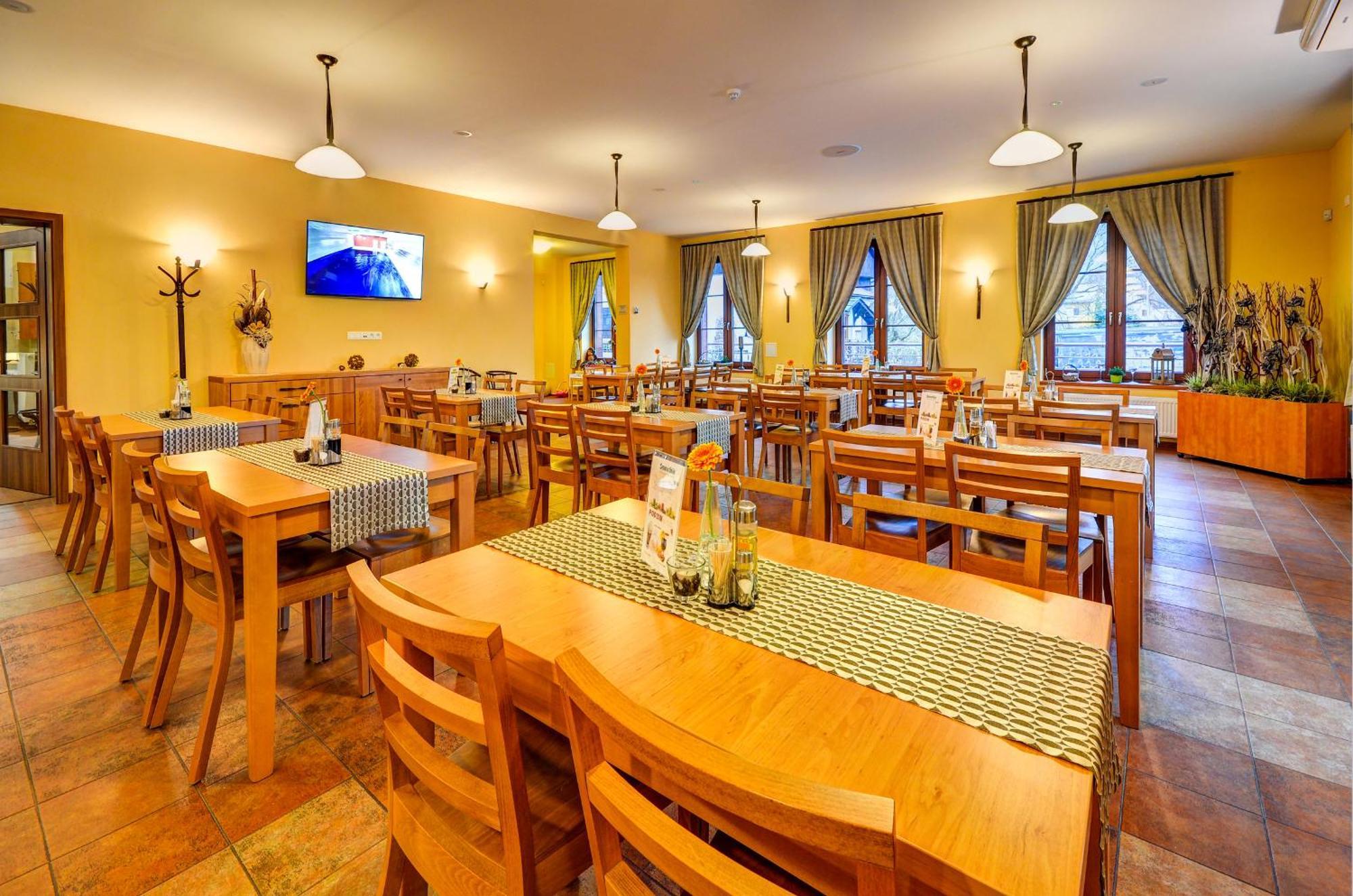 ליפובה לאזנה Hotel Toc מראה חיצוני תמונה