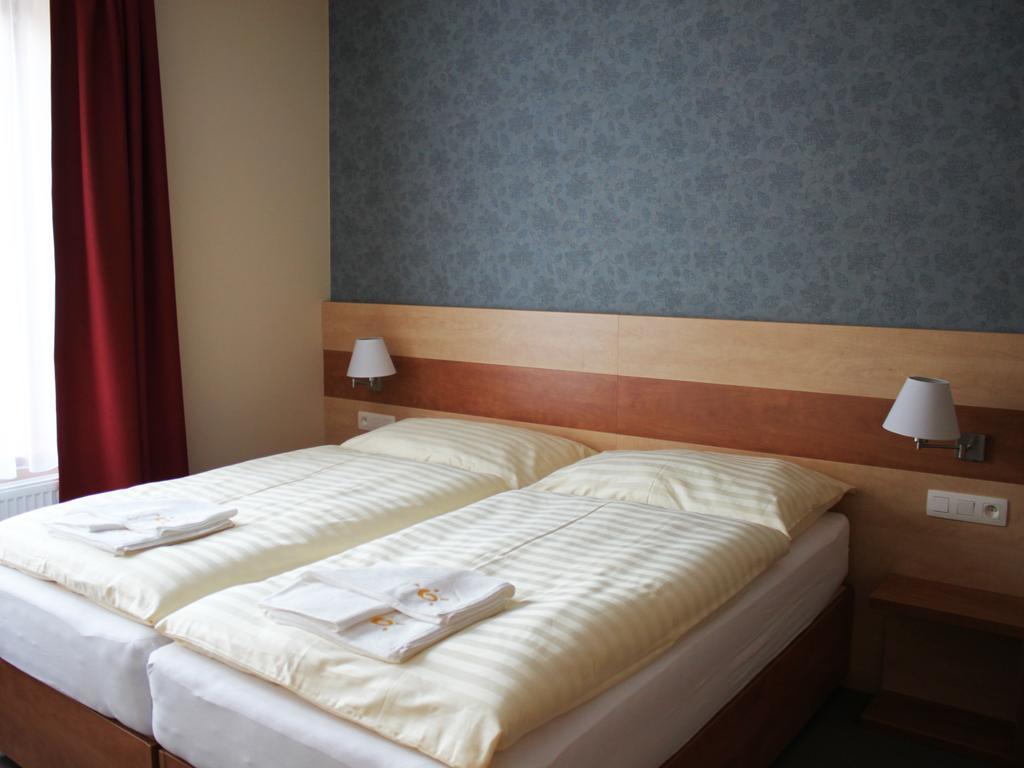 ליפובה לאזנה Hotel Toc מראה חיצוני תמונה